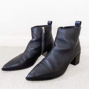 Everlane Black Leather Pointed Toe Ankle Boots